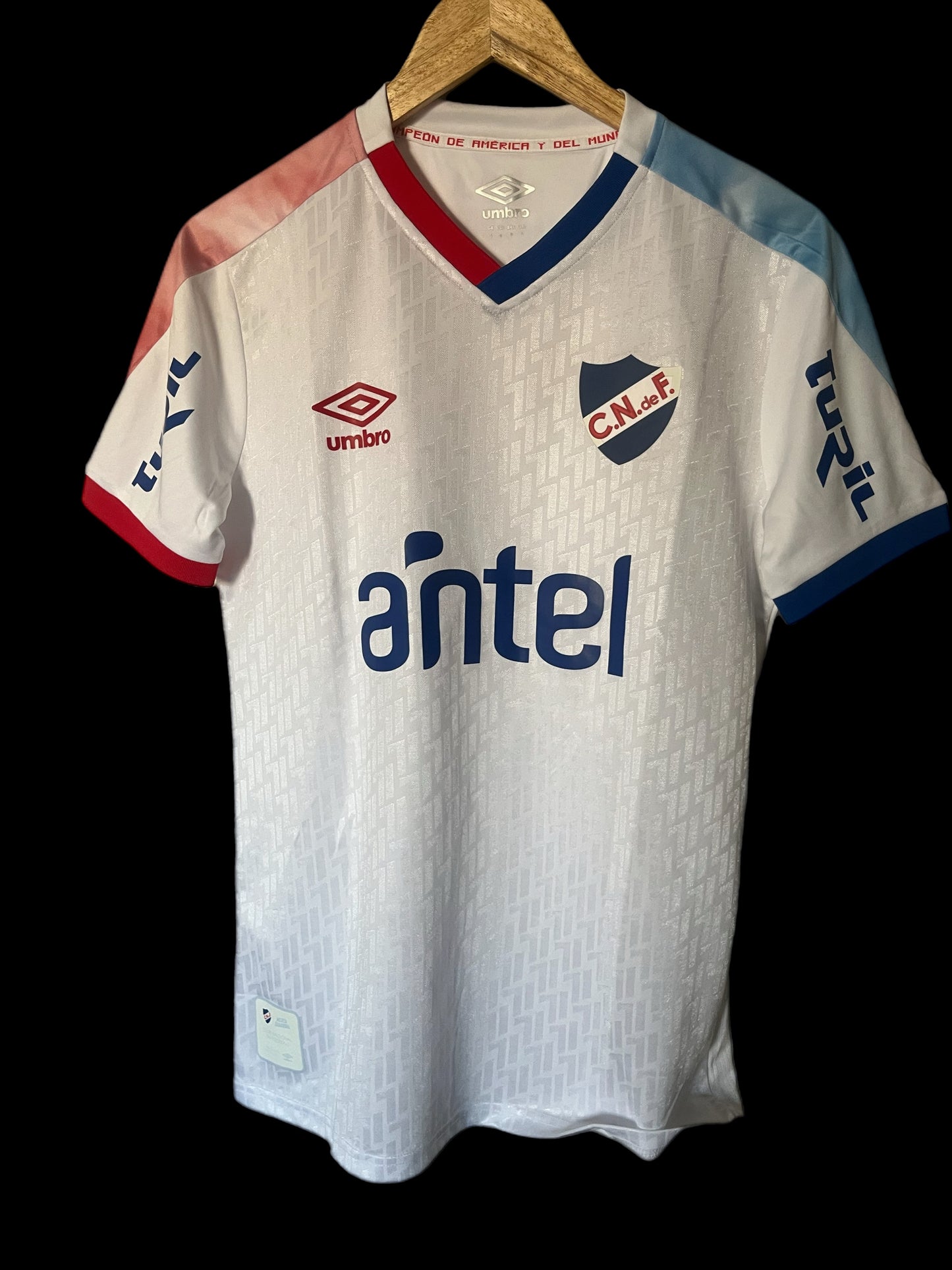 Club Nacional 2021 Away Football Shirt Small