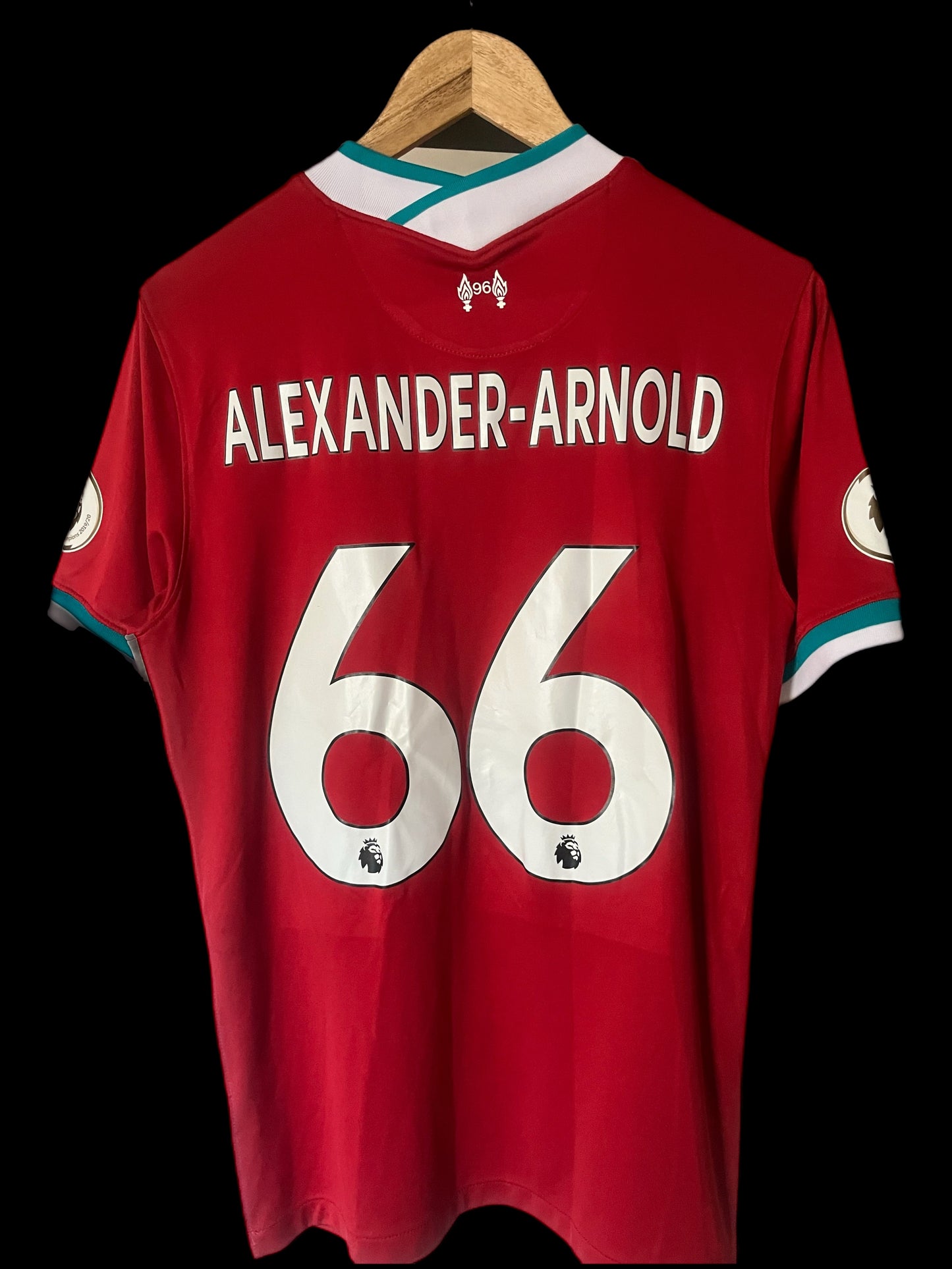 Liverpool 2020/2021 Home Football Shirt Medium - Trent Alexander-Arnold