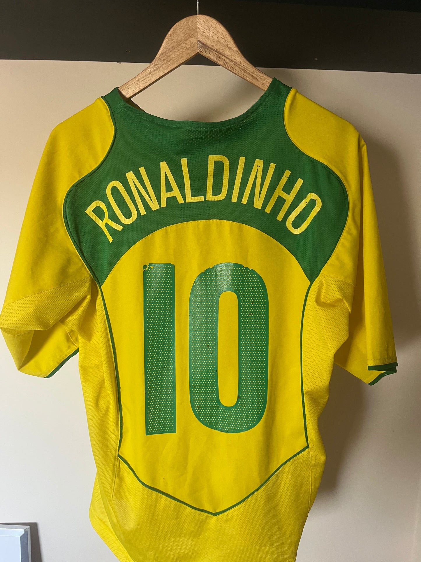 Brazil 2004/2005/2006 Home Large - Ronaldinho