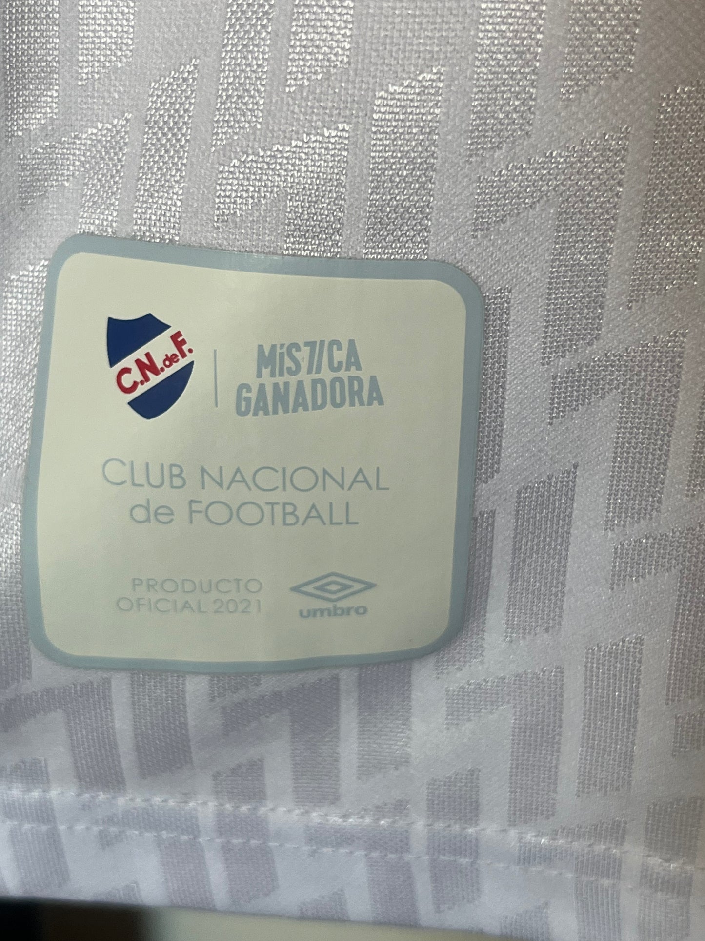 Club Nacional 2021 Away Football Shirt Small