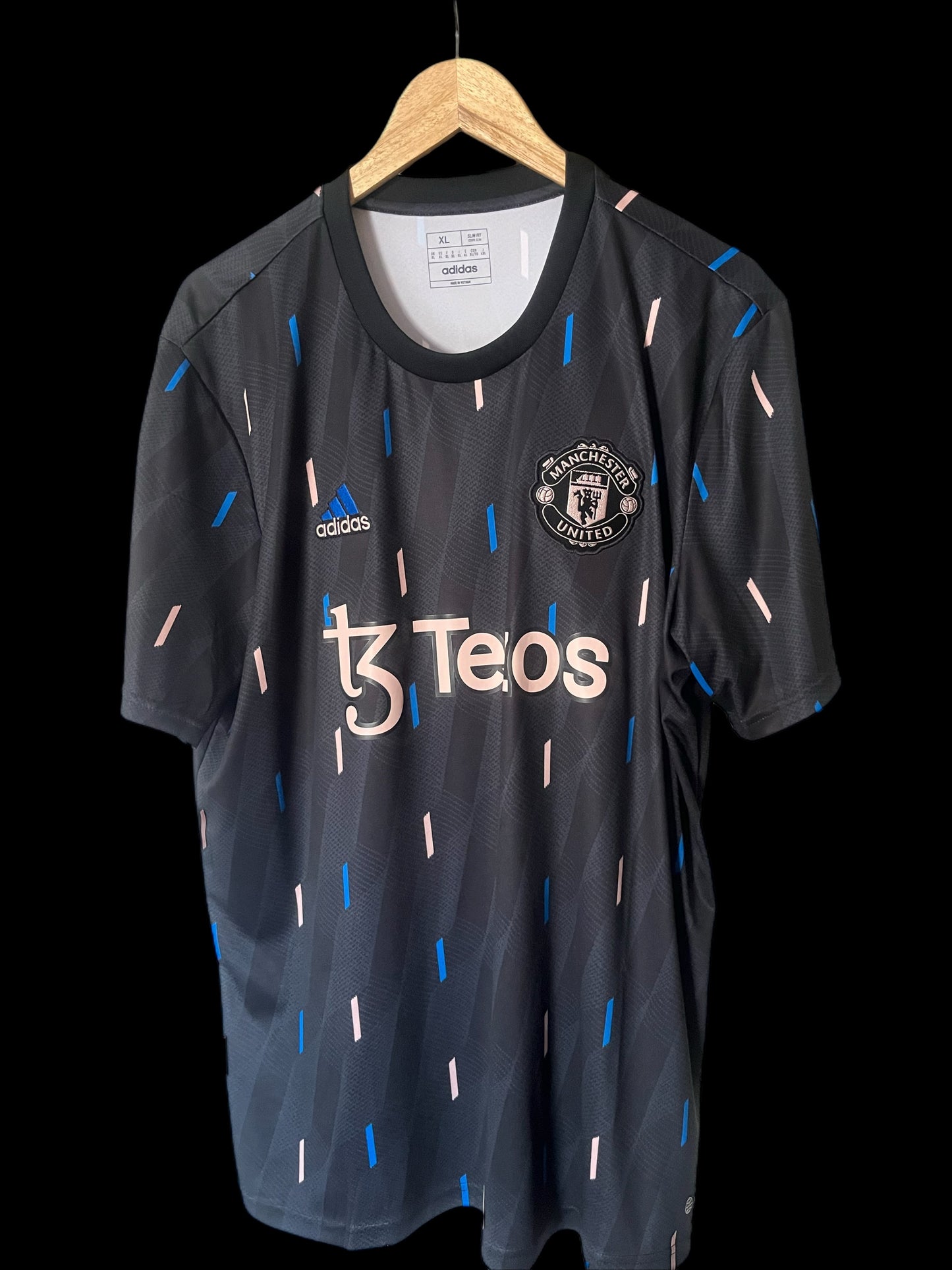 Manchester United 2022/2023 Pre Match Football Shirt Extra Large