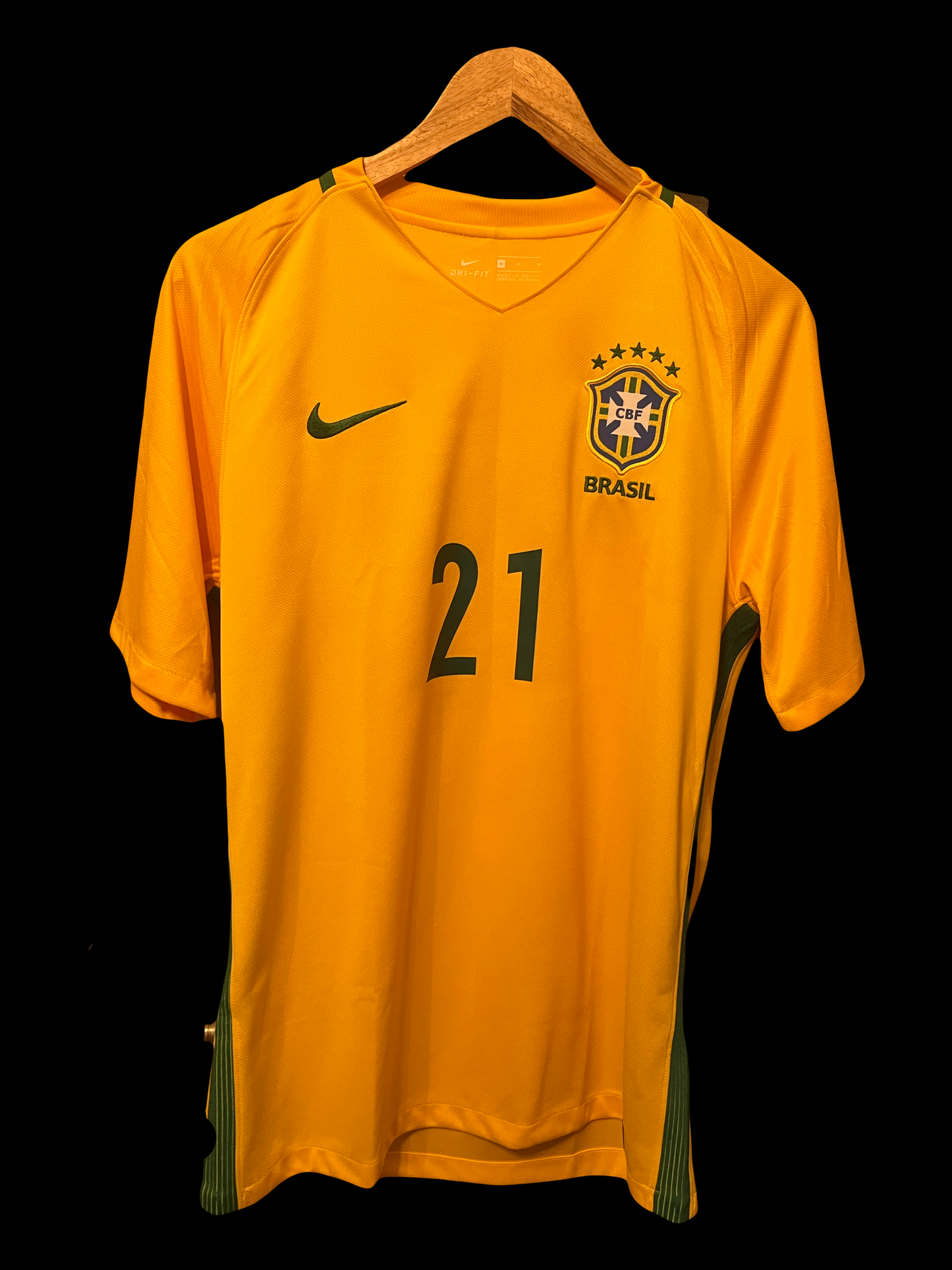 BNWT Brazil Copa America 2016 Home Football Shirt Medium - Hulk