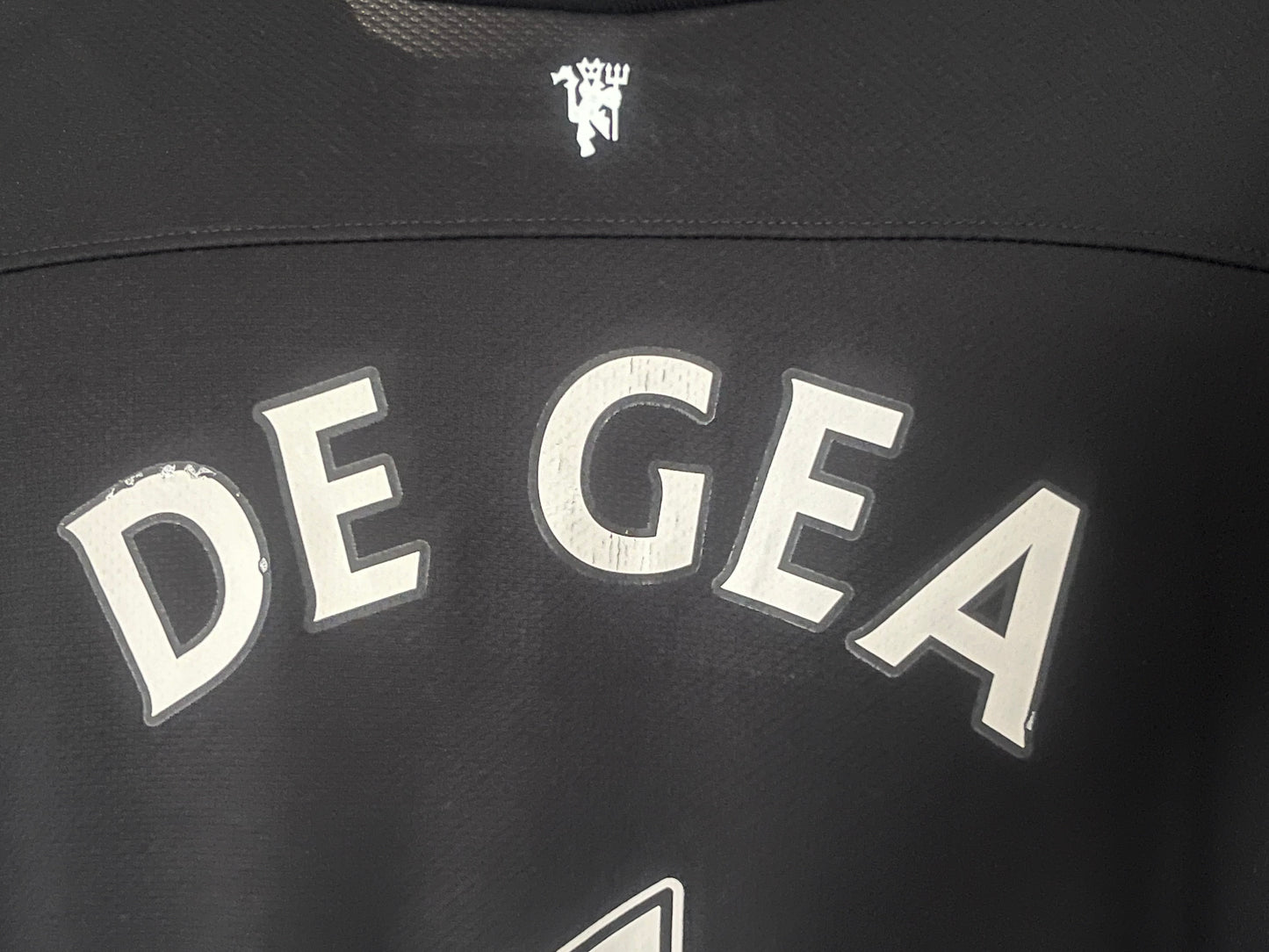 Manchester United 2011/2012 Goalkeeper Football Shirt Large - David De Gea