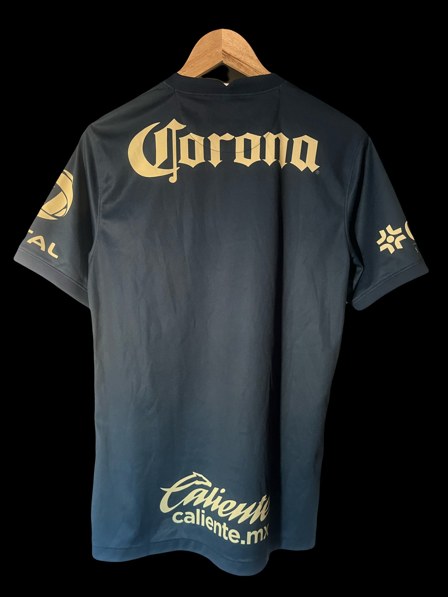 Club America 2021/2022 Away Football Shirt Medium