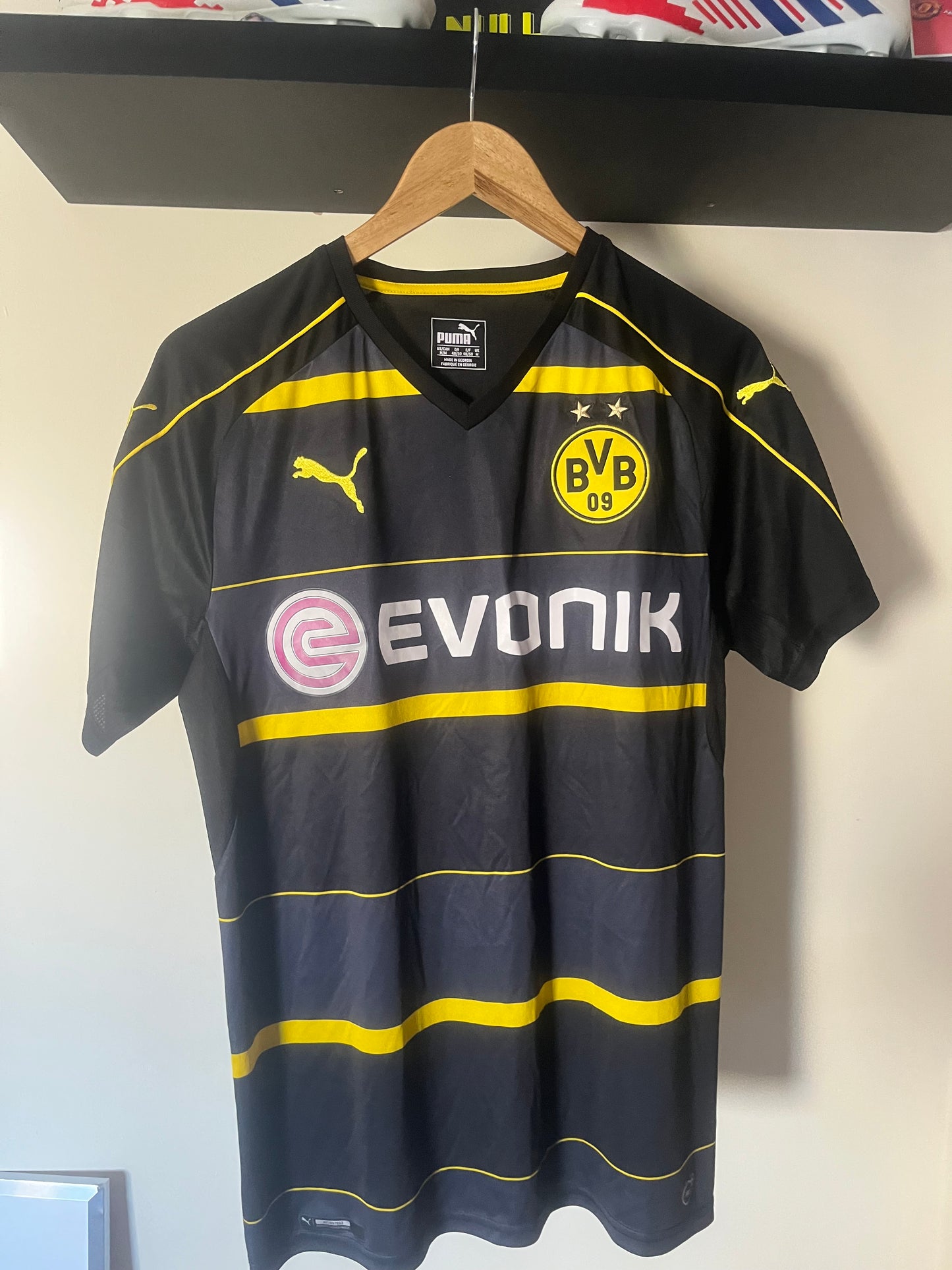 Borussia Dortmund 2016/2017 Away Medium - Fits Small - Pierre Emerick Aubameyang