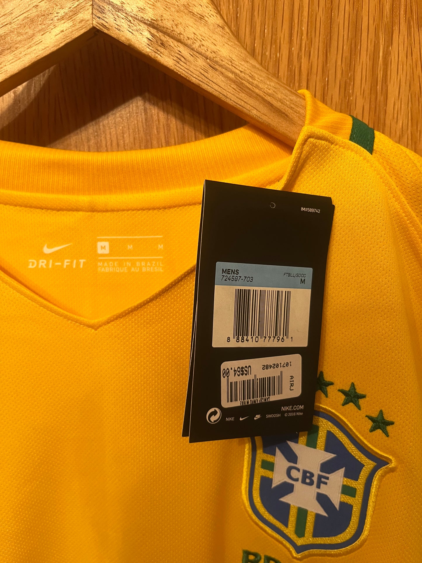 BNWT Brazil Copa America 2016 Home Football Shirt Medium - Hulk