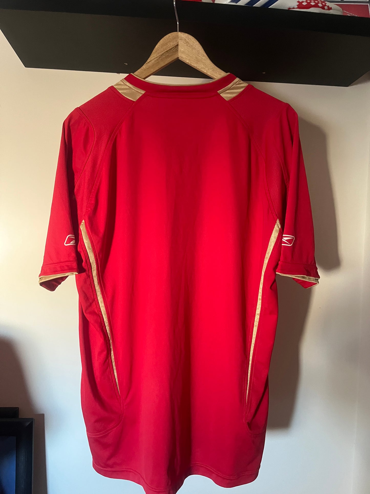Liverpool 2005/2006 European Home Football Shirt Large