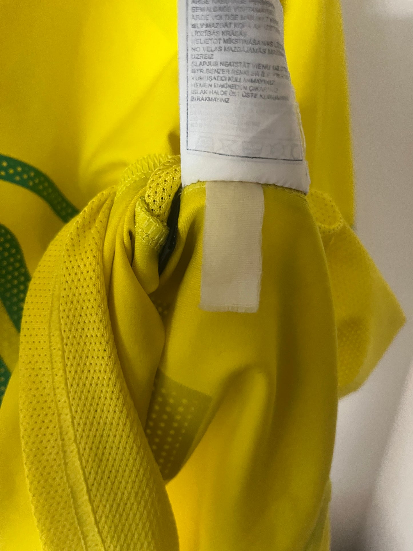 Brazil 2004/2005/2006 Home Large - Ronaldinho
