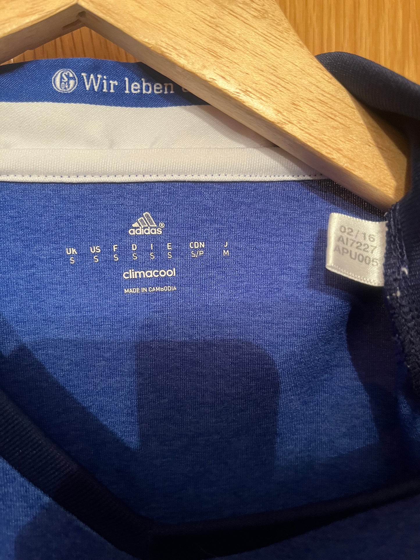 FC Schalke 04 2016/2017 Home Football Shirt Small - Max Meyer