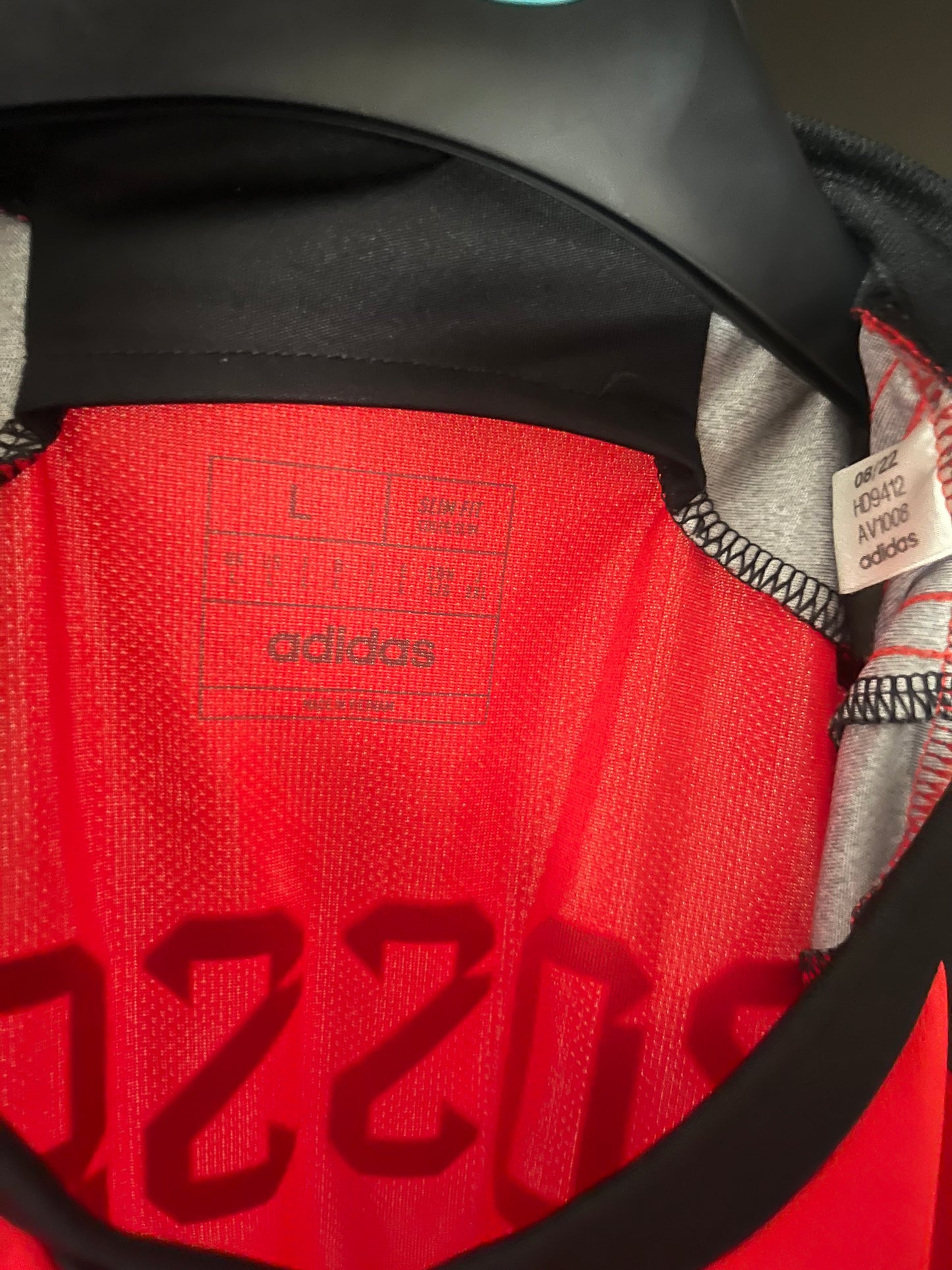 Belgium 2022 Home Football Shirt Large - Leandro Trossard