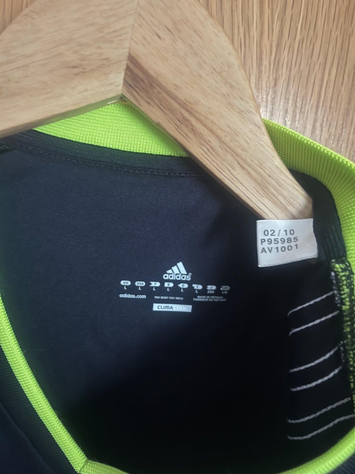 Real Madrid 2010/2011 Away Football Shirt Large - Cristiano Ronaldo