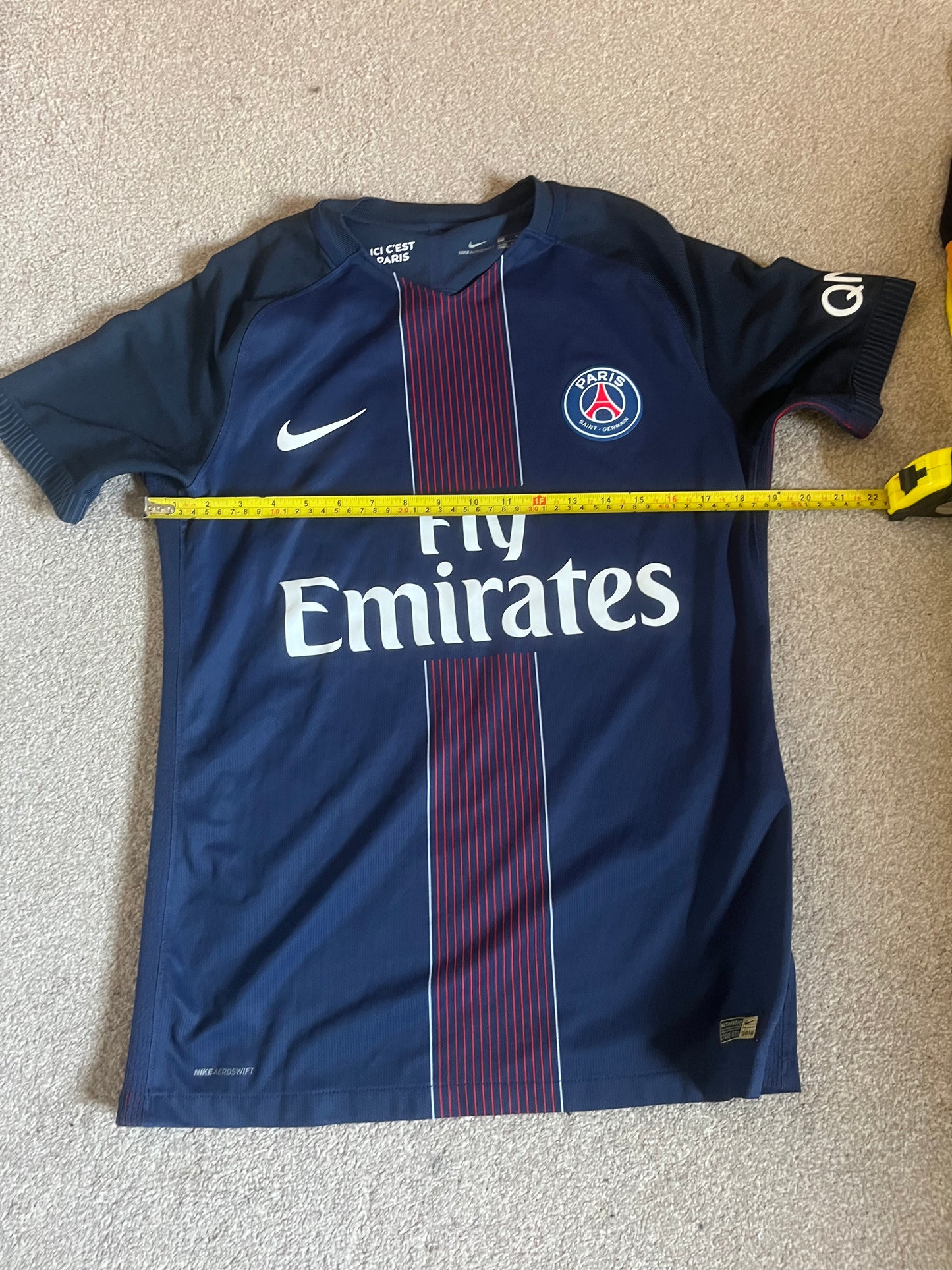 Paris Saint Germain 2016/2017 Home Medium - Fits Small - Vaporknit