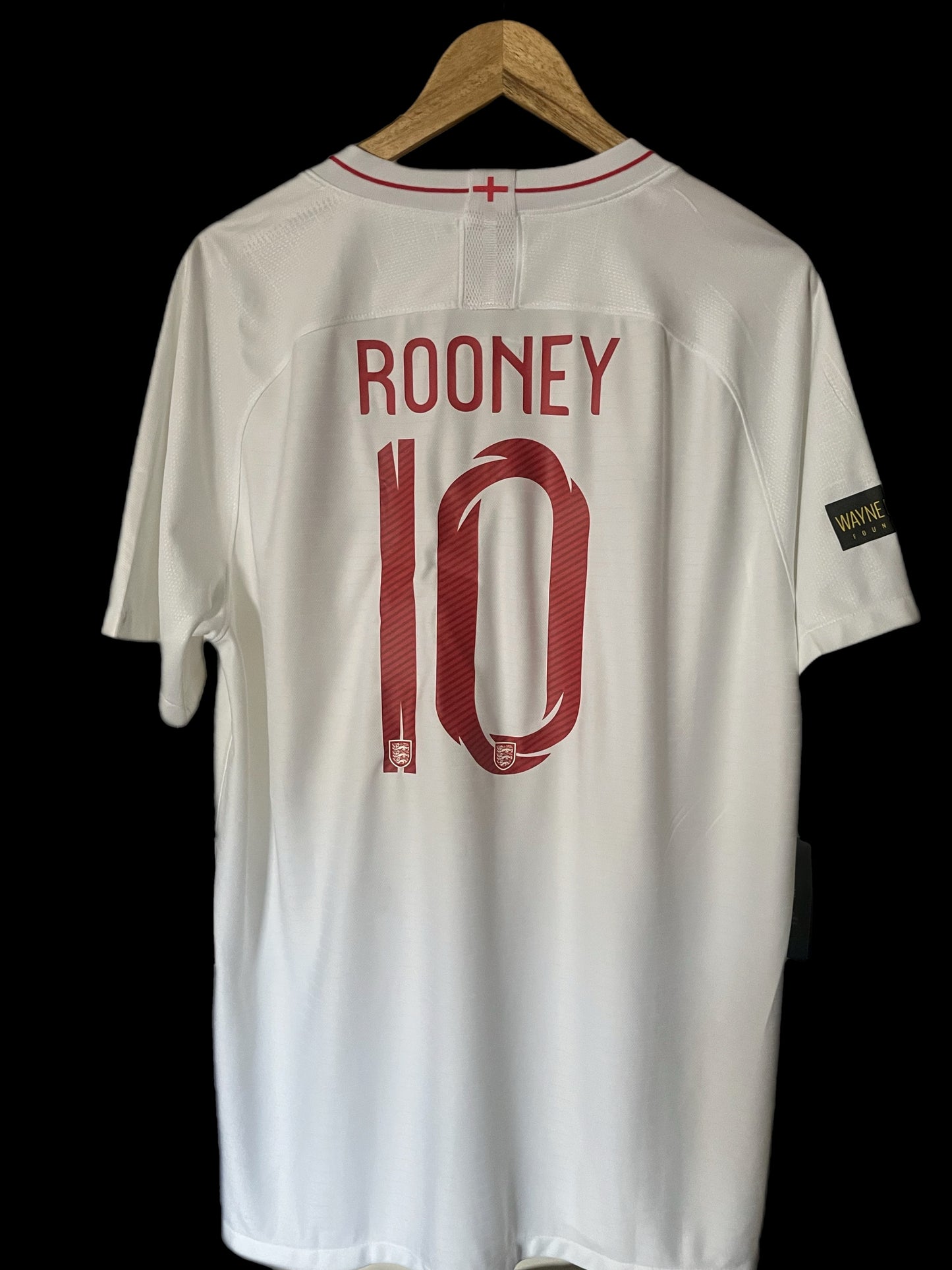 BNWT England 2018 Home Football Shirt Extra Large - Wayne Rooney - Testimonial Patches + Match Detail