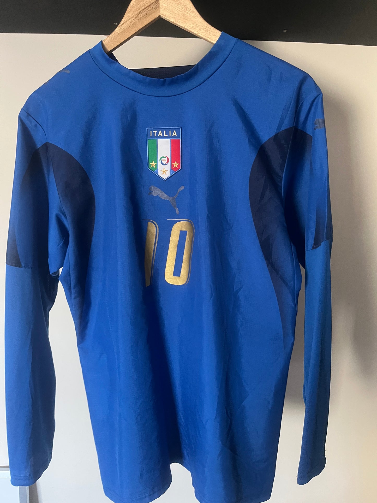 Italy 2006 Home Small - Long Sleeve- Francesco Totti