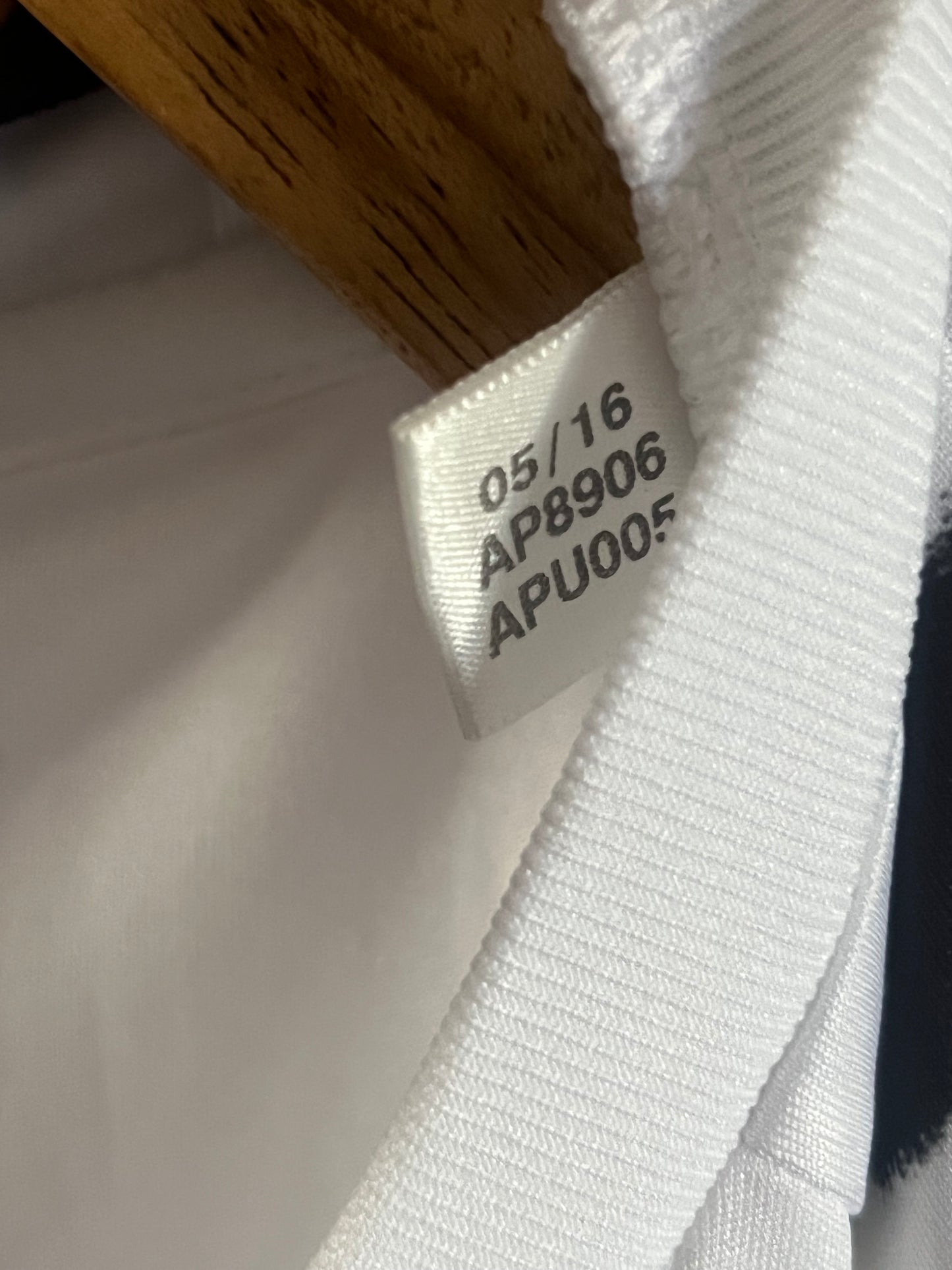 Juventus 2016/2017 Third Football Shirt Large