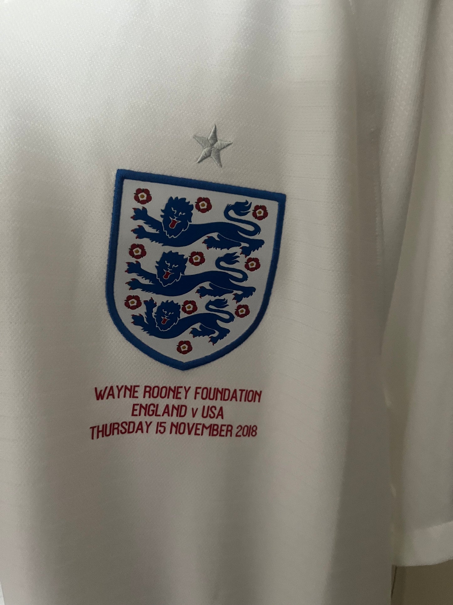 BNWT England 2018 Home Football Shirt Extra Large - Wayne Rooney - Testimonial Patches + Match Detail