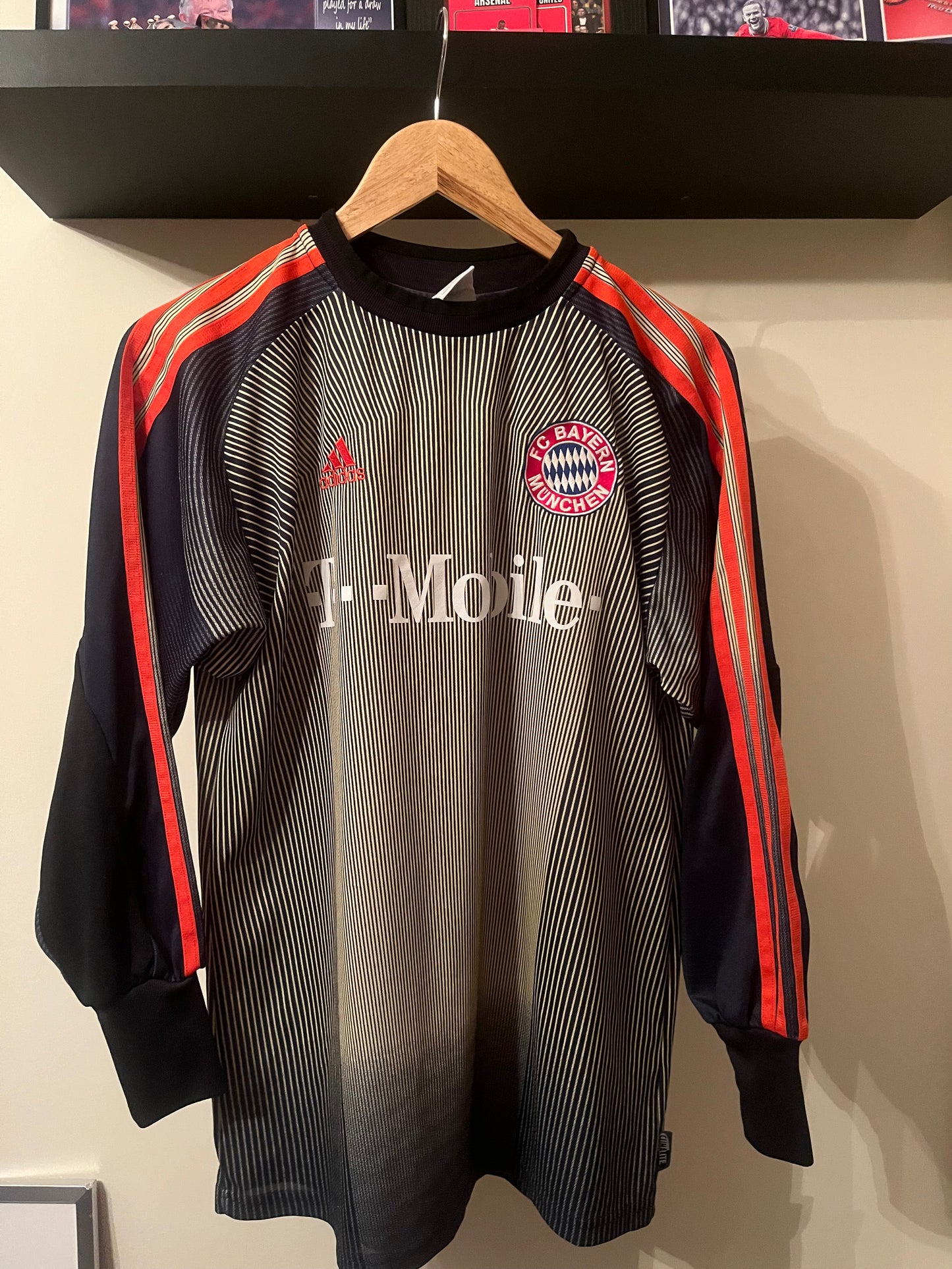 Bayern München 2003/2004 Goalkeeper Small - Fits Medium - Oliver Kahn