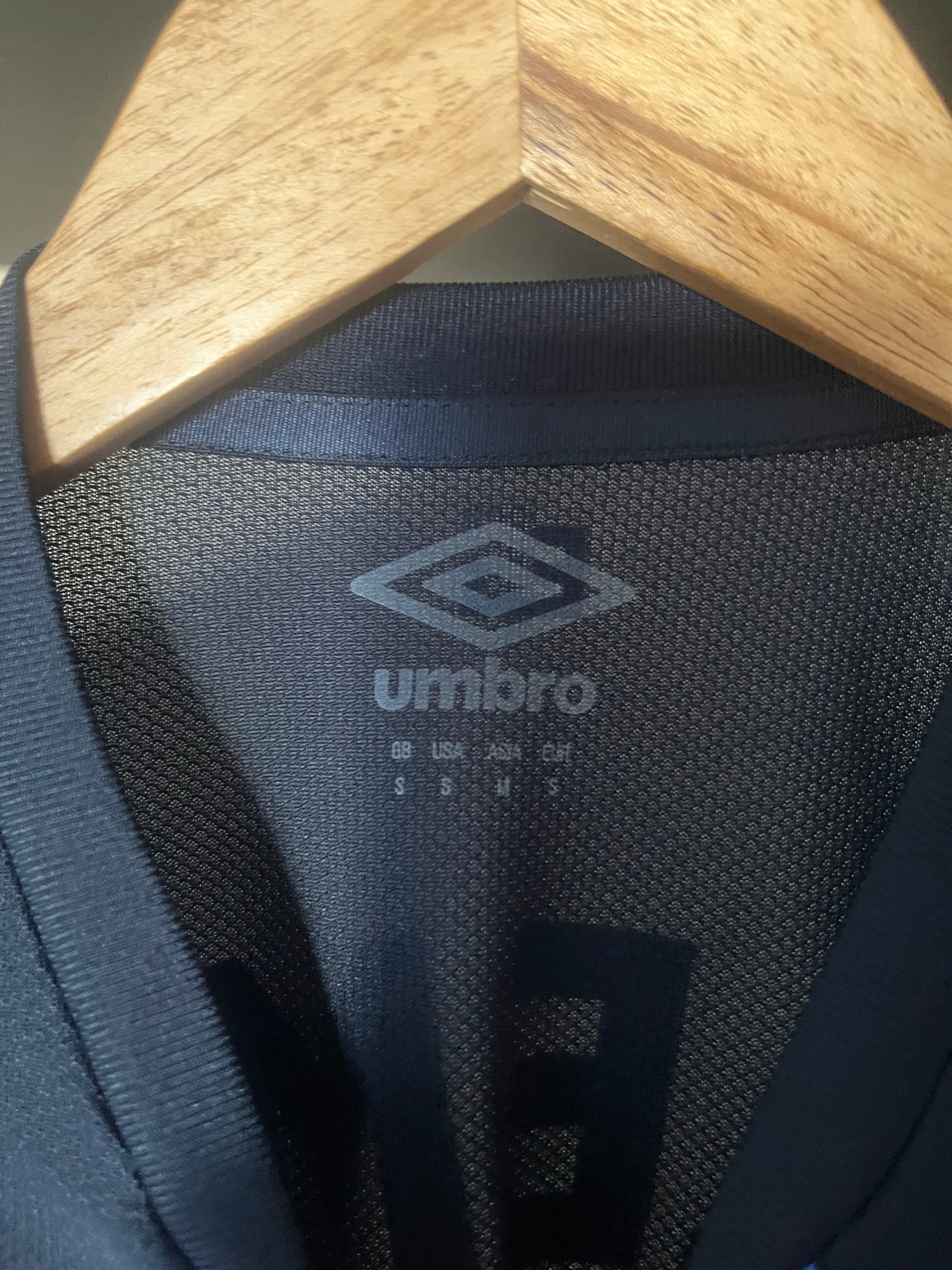 Everton 2019/2020 Third Football Shirt Small - Seamus Coleman