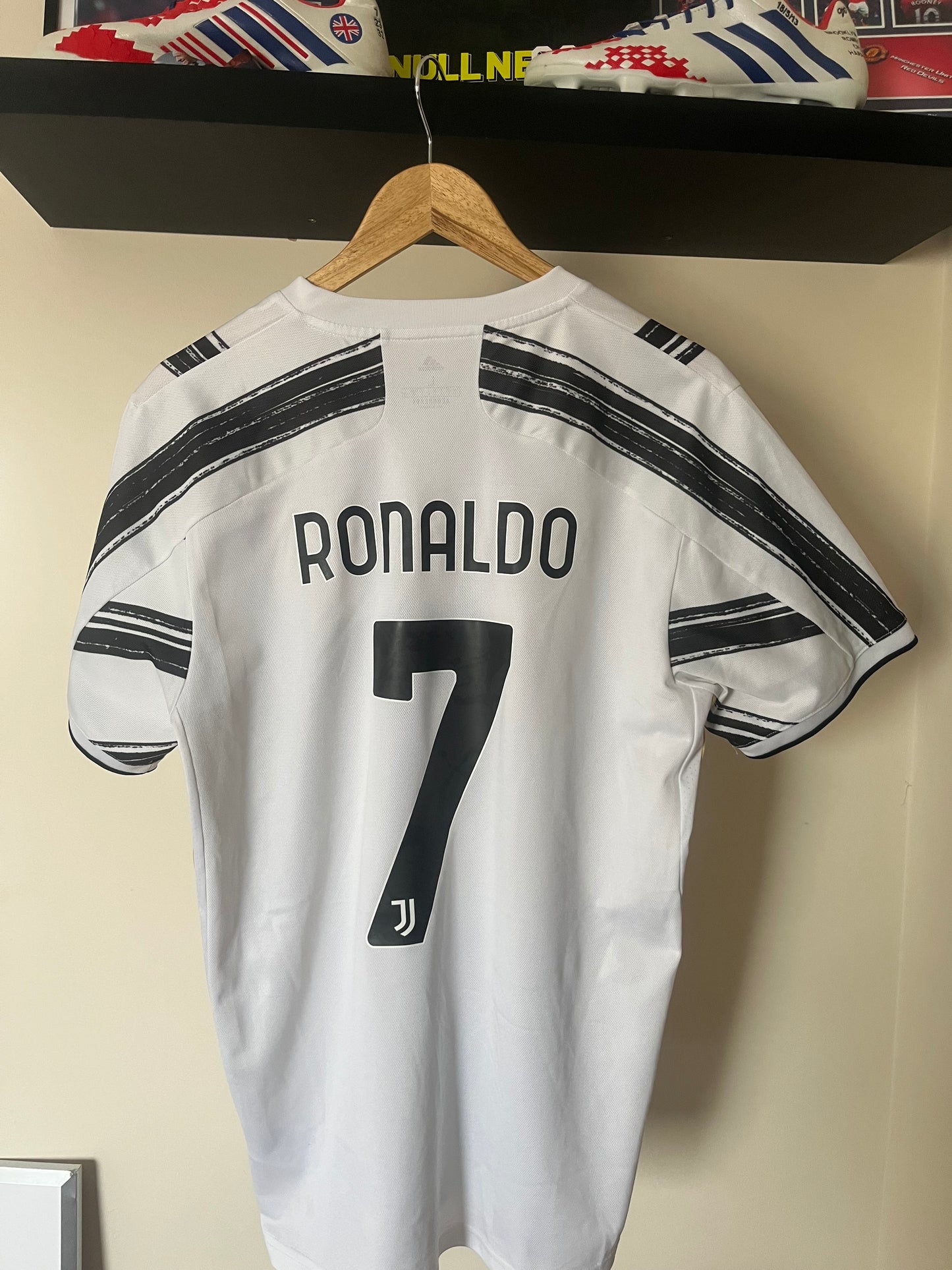 Juventus 2020/2021 Home Large - Cristiano Ronaldo