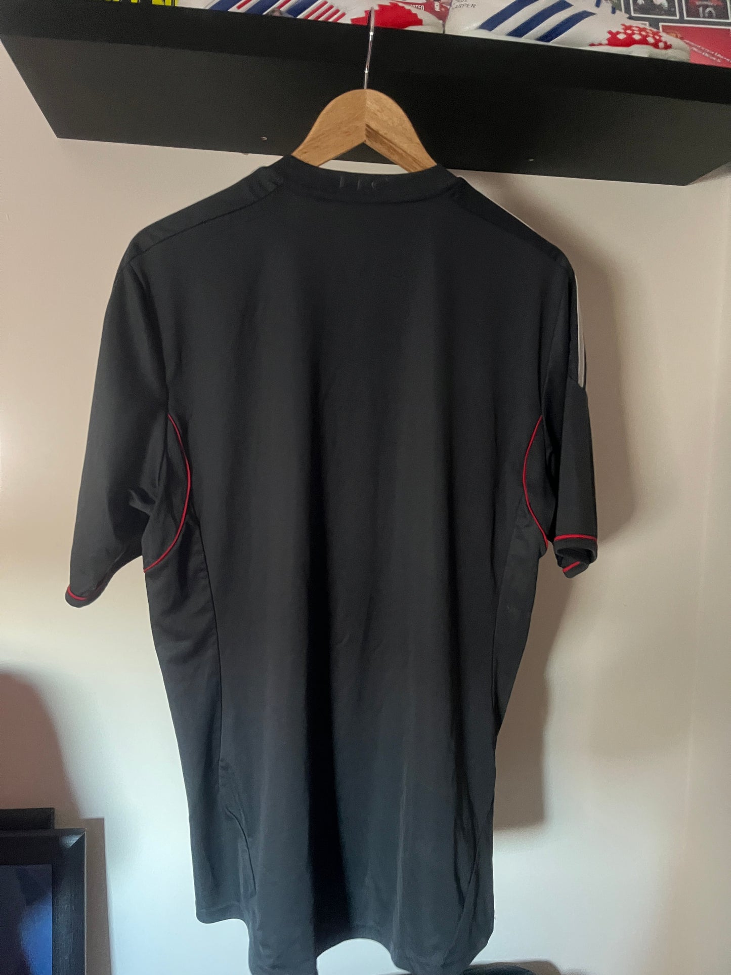 Liverpool 2011/2012 Away Football Shirt Large