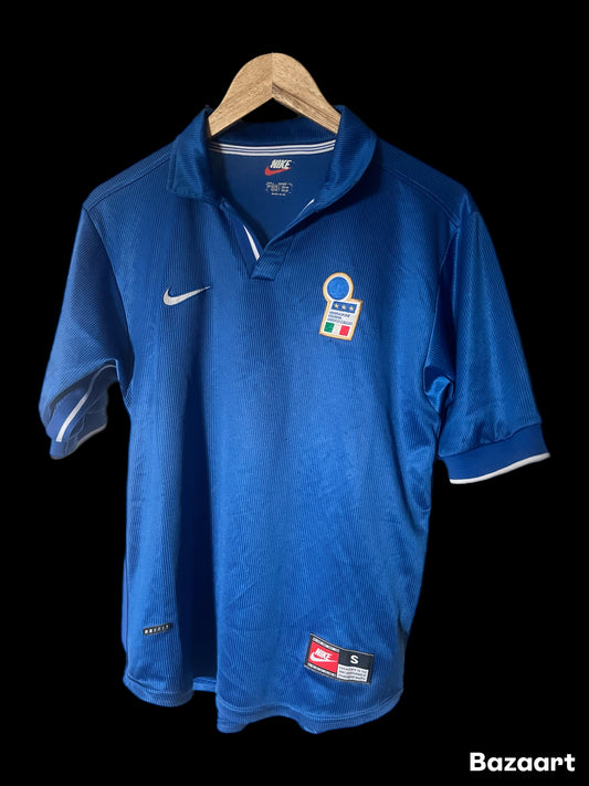 Italy 1996 Home Football Shirt Small