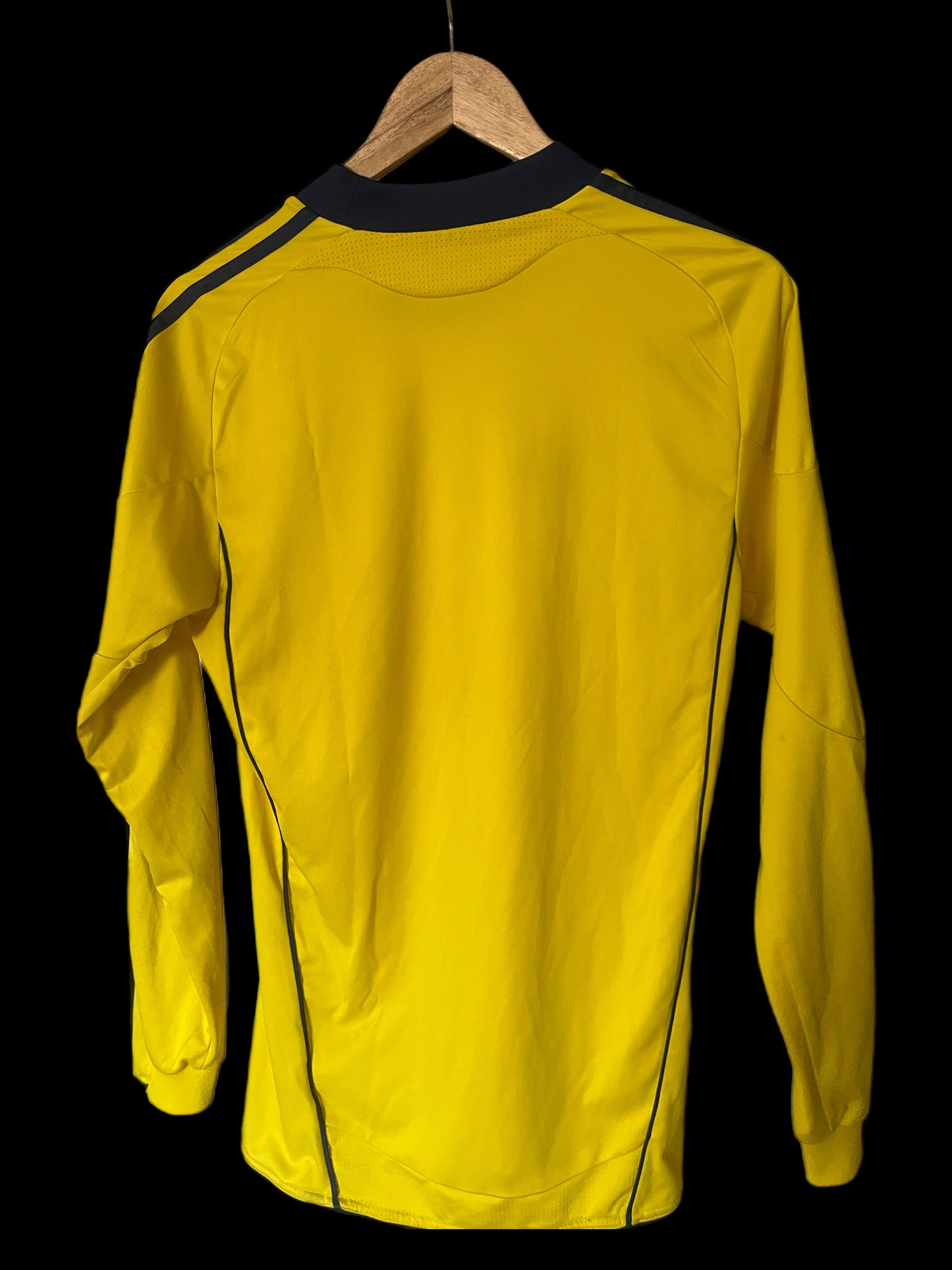 Scotland 2010/2011 Away Football Shirt Medium - Long Sleeve