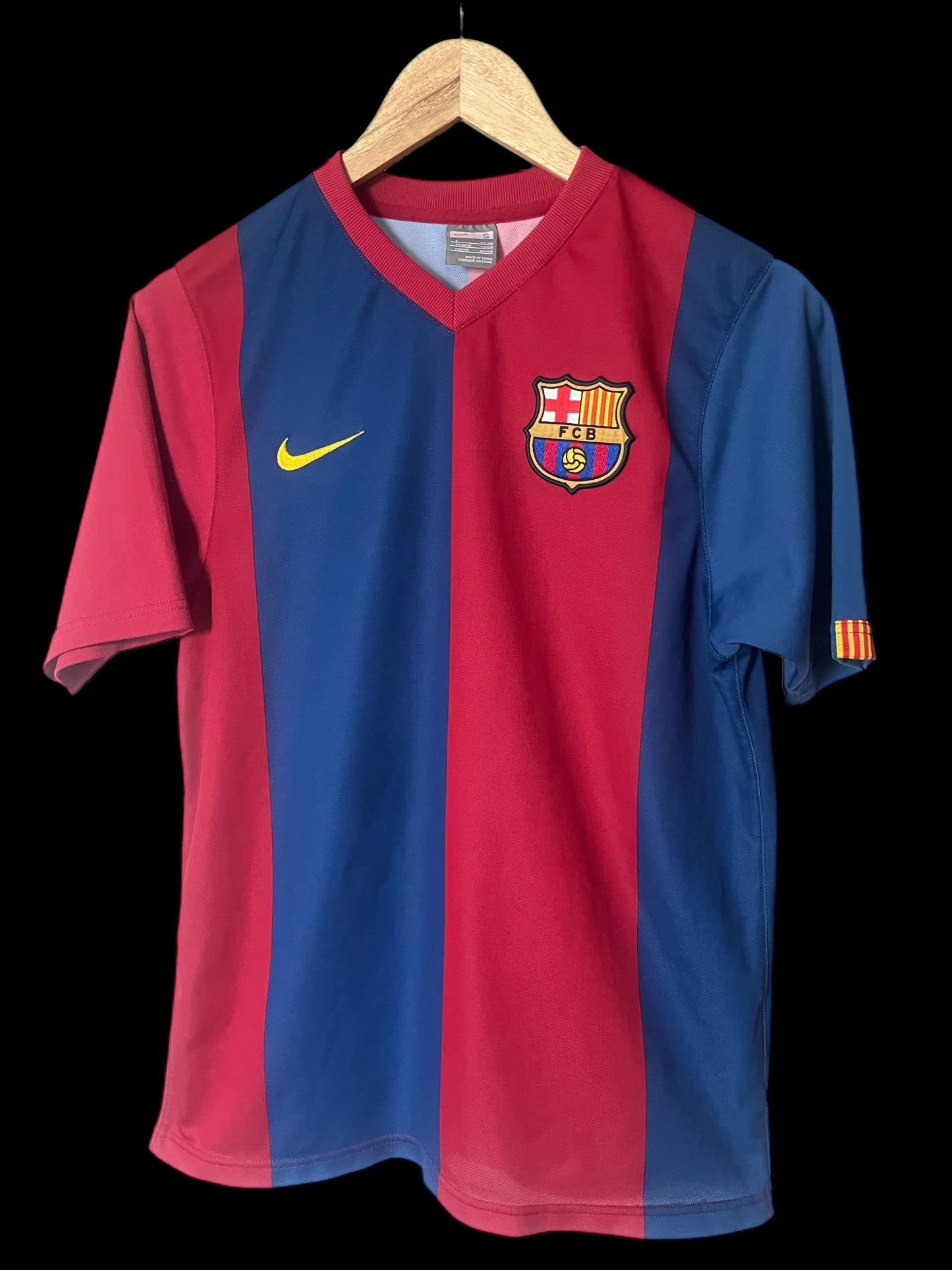 Barcelona 2006/2007 Home Football Shirt Small - Ronaldinho