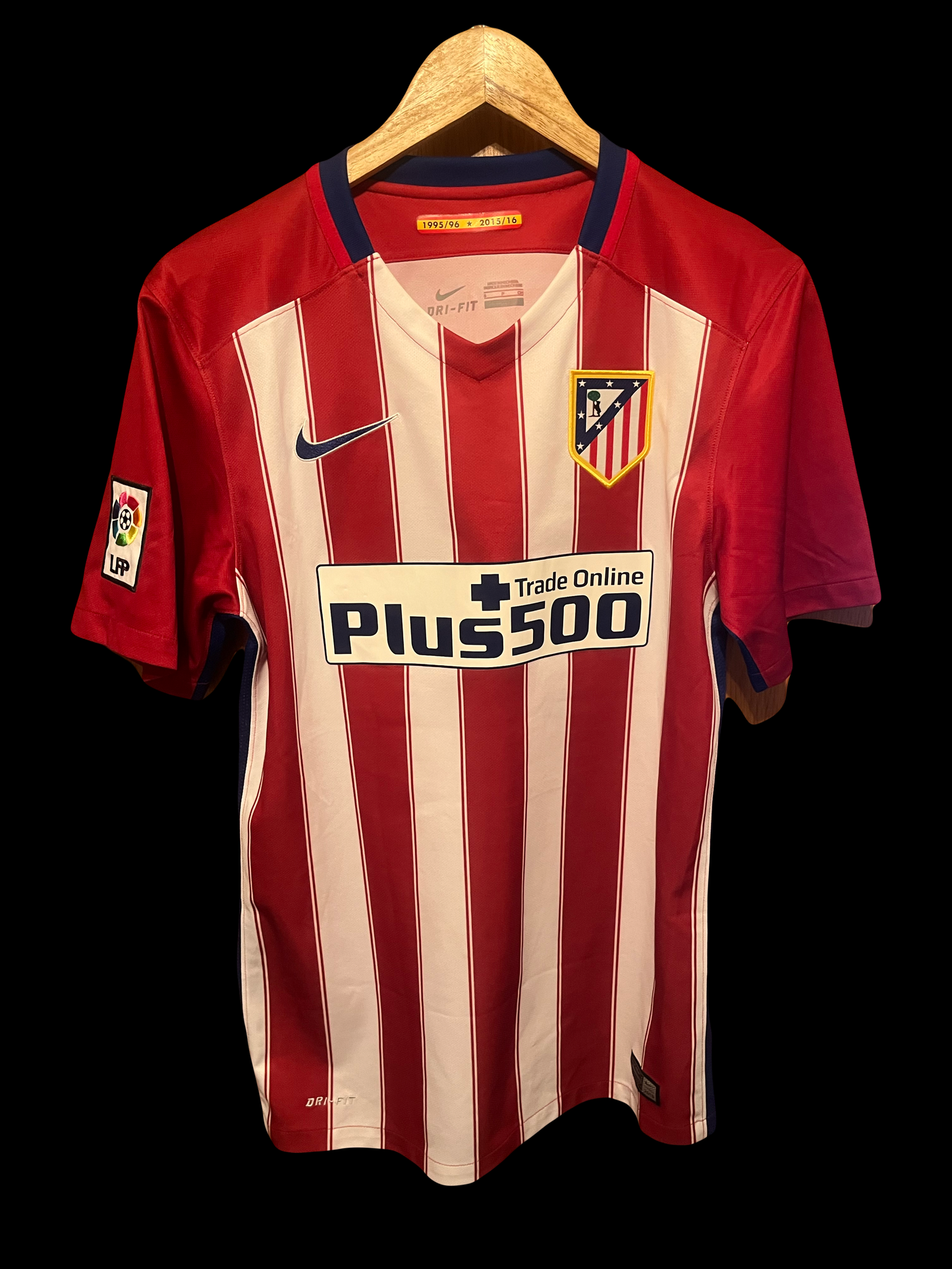 Atletico de Madrid 2016/2017 Home Football Shirt Small - Antoine Griezmann