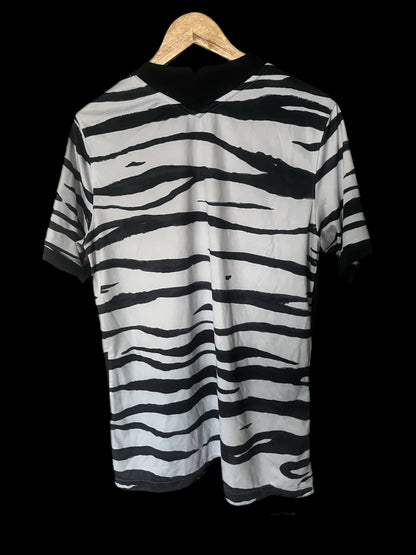 South Korea 2020/2021 Away Football Shirt Large