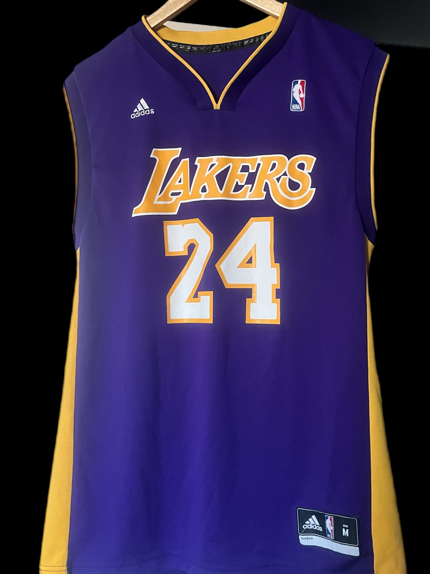 Los Angeles LA Lakers Basketball Jersey Medium - Kobe Bryant
