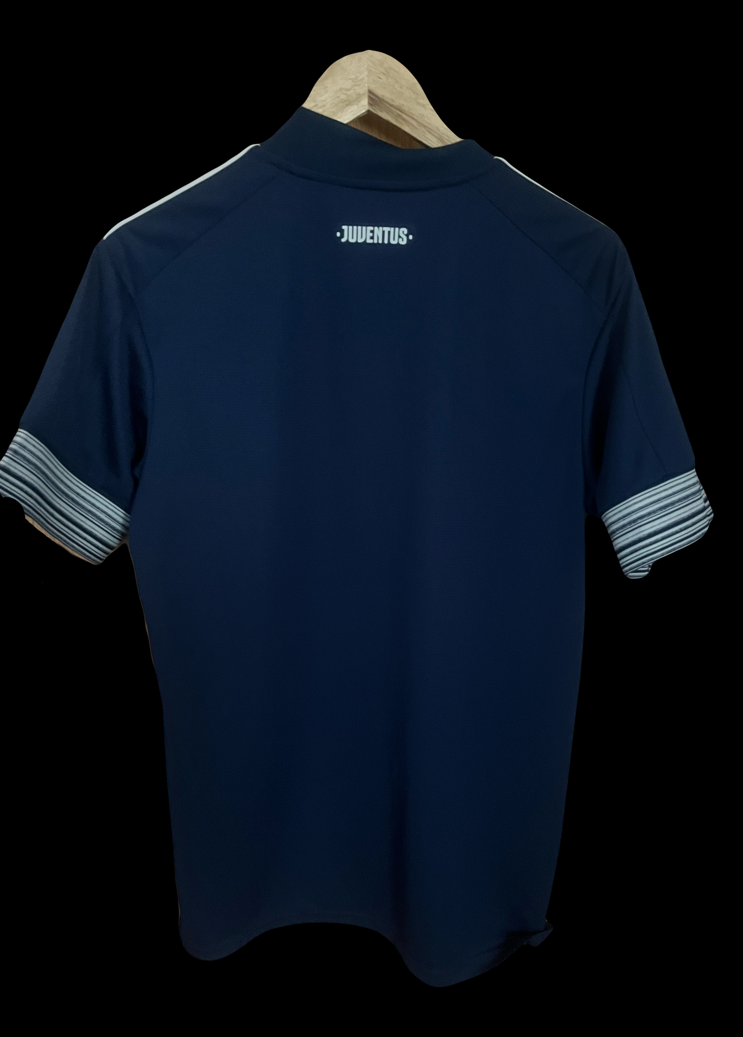 Juventus 2020/2021 Away Football Shirt Medium