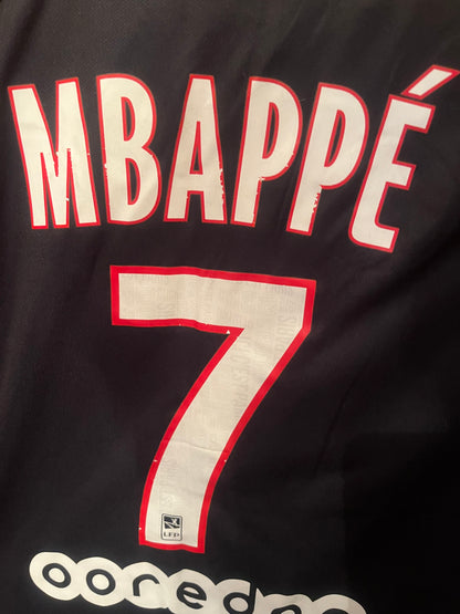 Paris Saint Germain 2019/2020 4th Football Shirt Medium - Kylian Mbappé