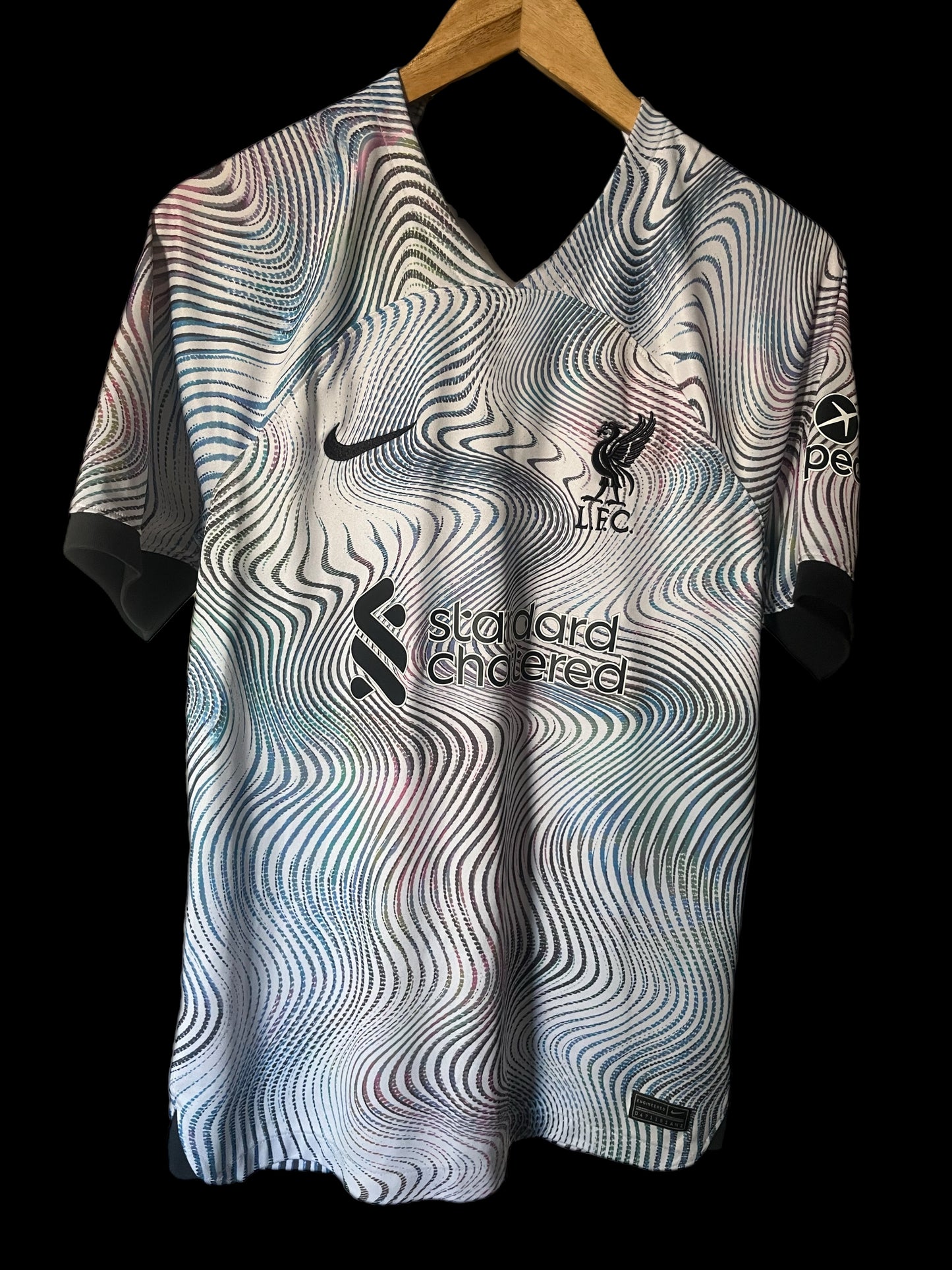 Liverpool 2022/2023 Away Football Shirt Medium - Luis Diaz