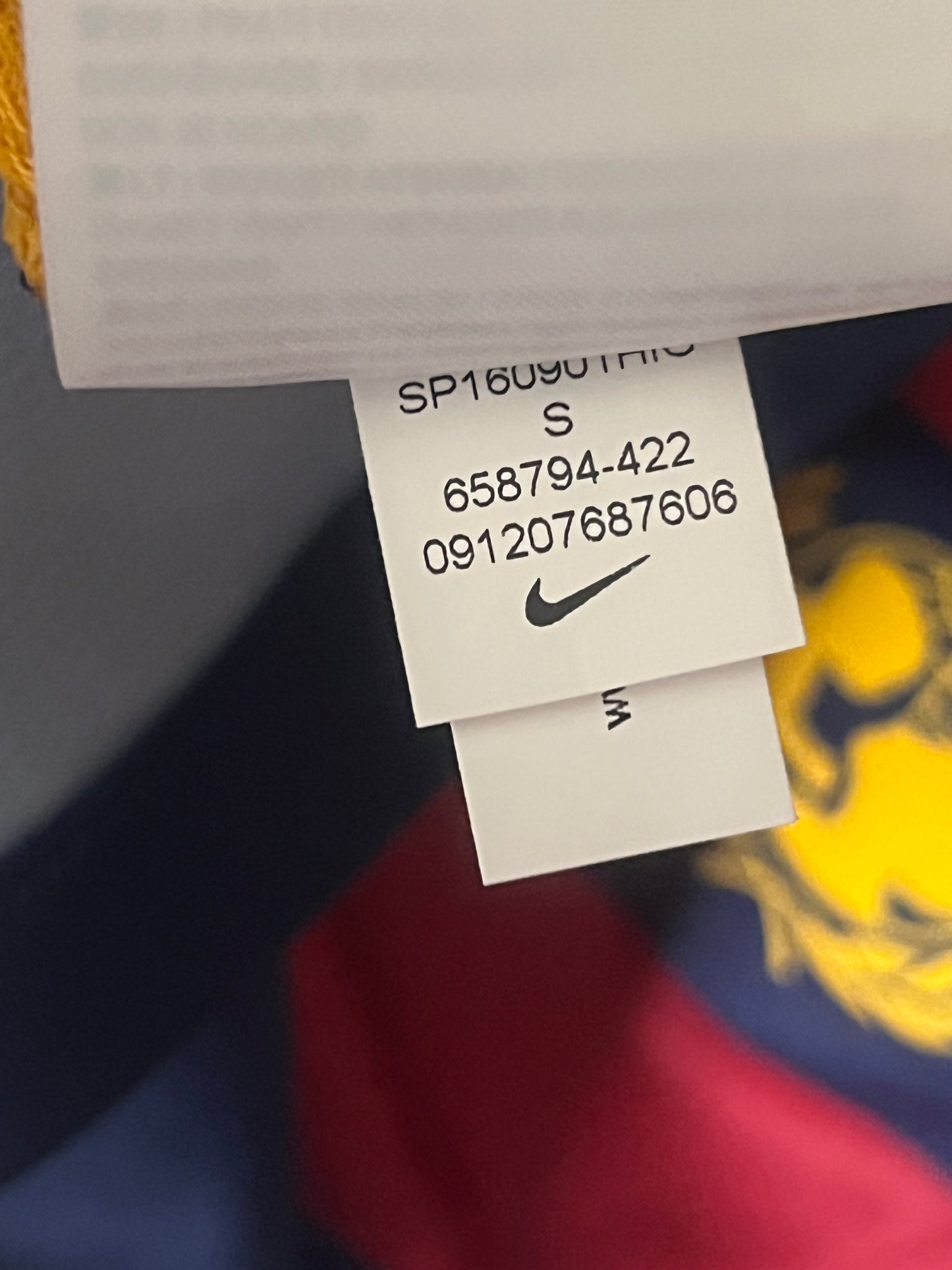 Barcelona 2015/2016 Home Football Shirt Small