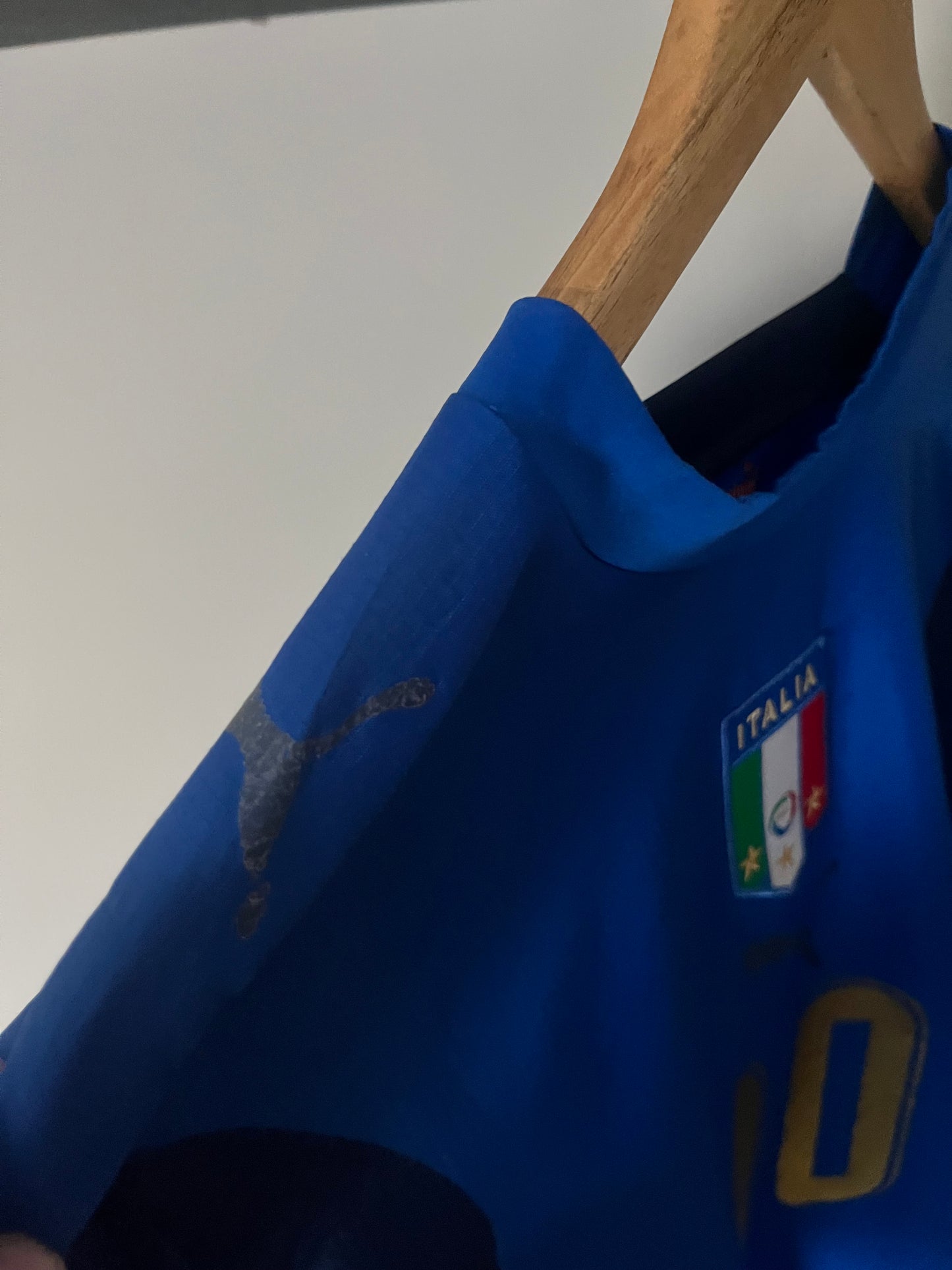 Italy 2006 Home Football Shirt Small - Long Sleeve - Francesco Totti